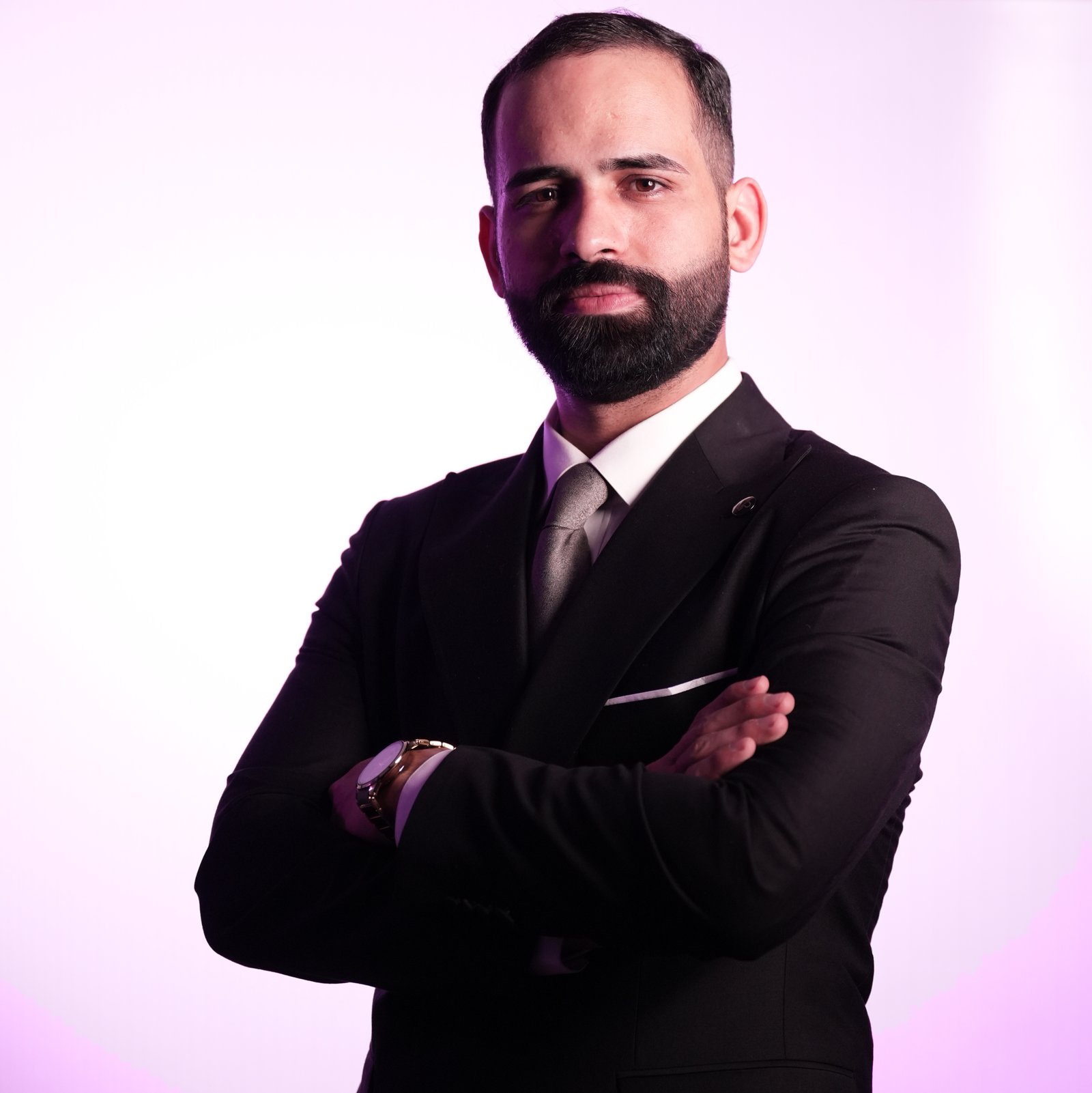 الأستاذ عباس علي الغالبي